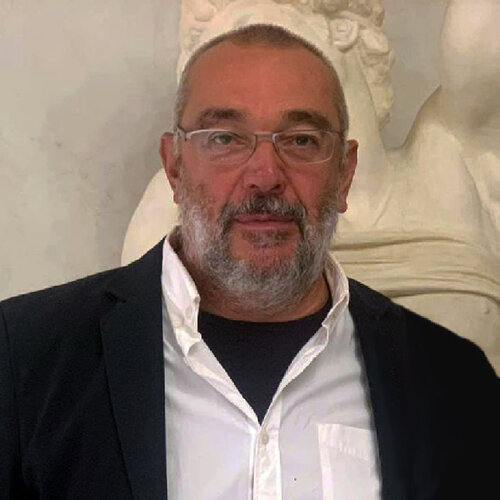 Follow Andrea Benetti on Select