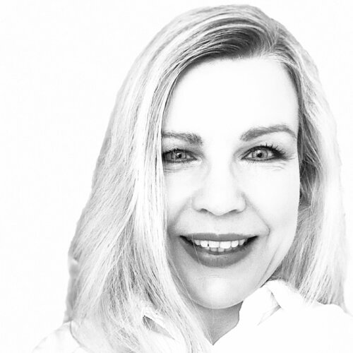 Follow Astrid Stöfhas on Select