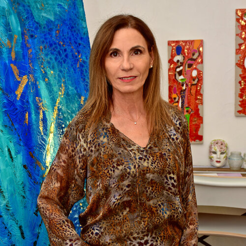 Follow Joëlle Darmon on Select
