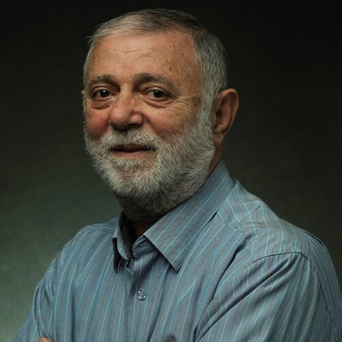 Follow Albert Karoyan on Select