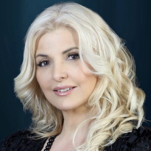 Follow Anne-Marie Torrisi on Select
