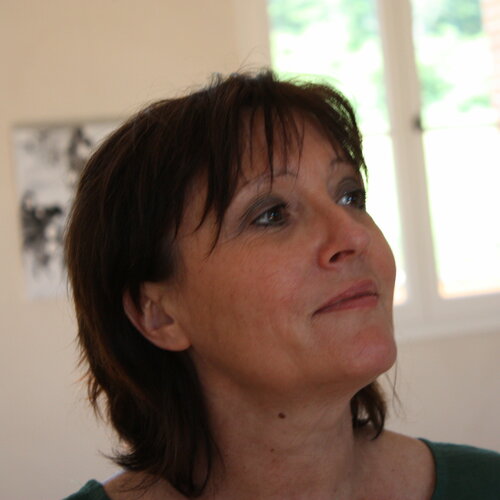 Follow Odile CARITEAU on Select