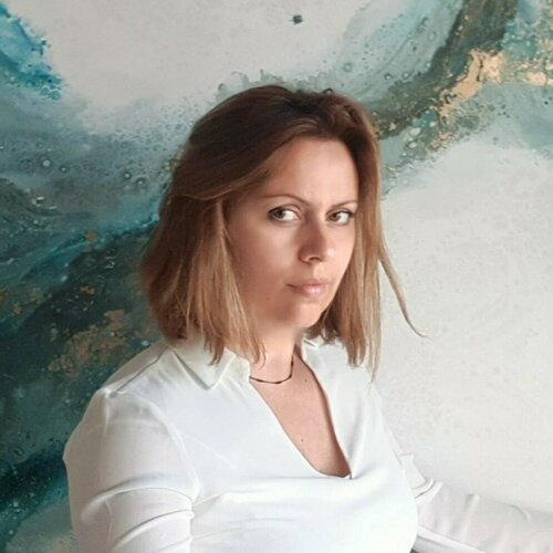 Follow Eleni Denart on Select