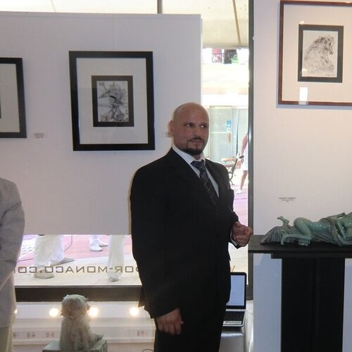 Follow Giovanni Tomaselli on Select