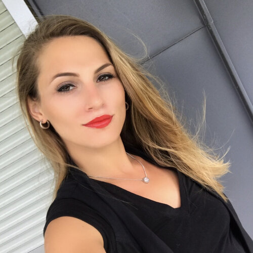 Follow Olya Jonas on Select