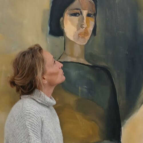 Follow myriam de LAFFOREST on Select