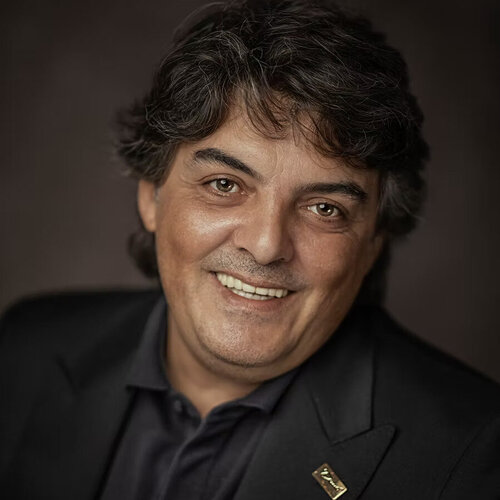 Follow Enrico Nicodemo - Demó on Select