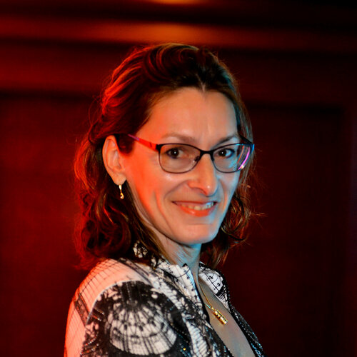 Follow Kerstin Meyer on Select