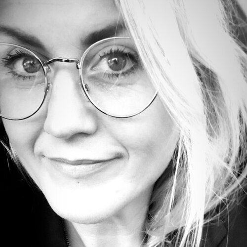 Follow Maike Barbara Maier on Select