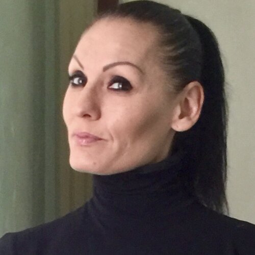 Follow STEFANIA GAGLIARDI on Select