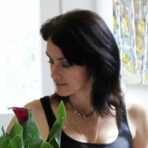 Follow Lisa Elley on Select