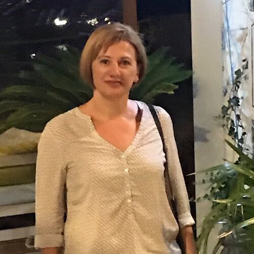 Follow Carmen Aurariu on Select