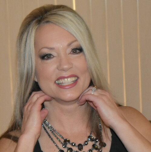Follow Tamara Bettencourt on Select