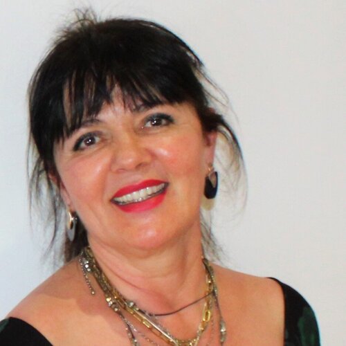 Follow Felicia Trales on Select