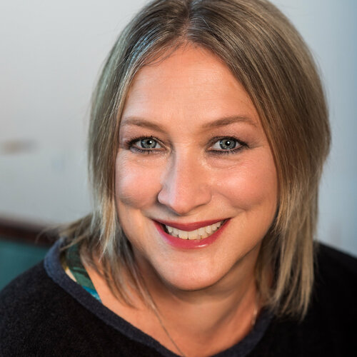 Follow Tracy Ostmann Haschke on Select