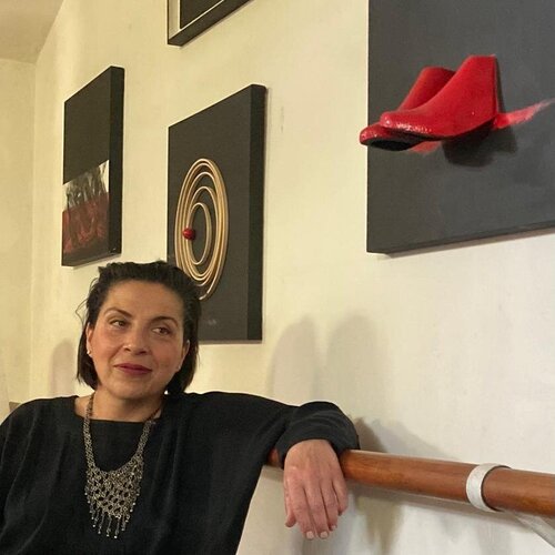 Follow Elisa Spagnoli on Select