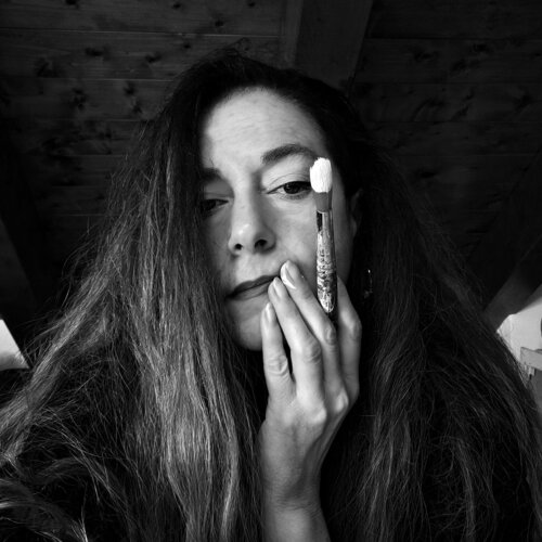 Follow CLAUDIA AMADESI on Select