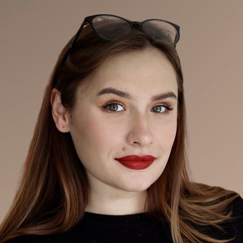 Follow Liza Illichmann on Select