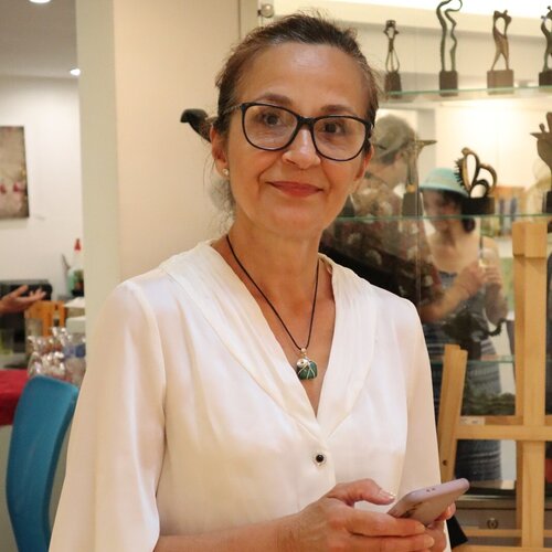 Follow Svetla Dzhelepova on Select