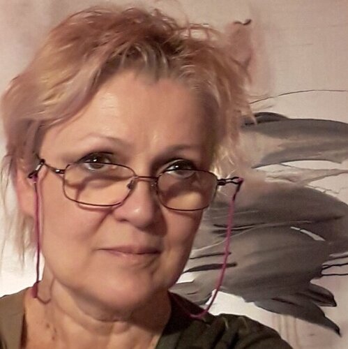 Follow Cristina Ciobanu on Select