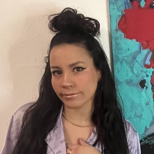 Follow Cristhy Hernandez on Select
