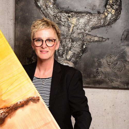 Follow Nele Kugler on Select