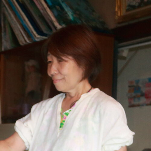 Follow Rie Kono on Select
