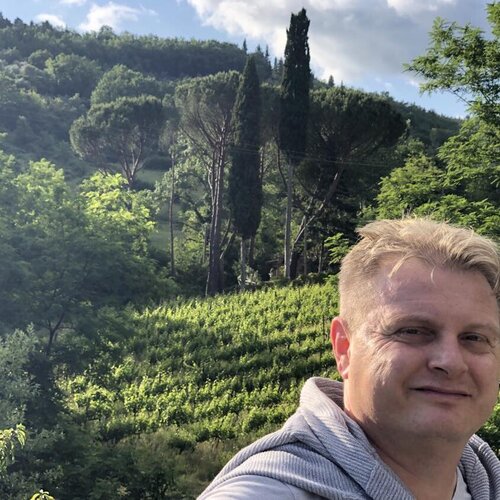 Follow Mario Pratesi on Select