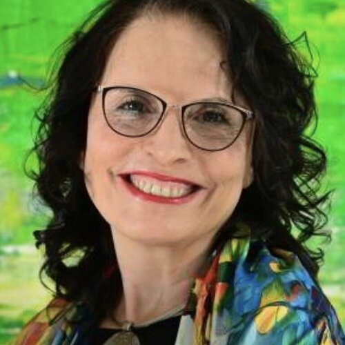 Follow Suzan Reichert on Select