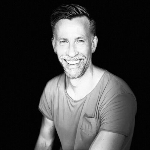 Follow Ilja Freer on Select