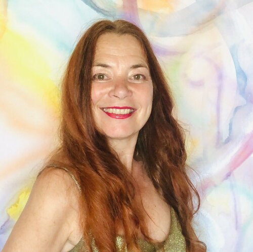 Follow Eva Konya on Select