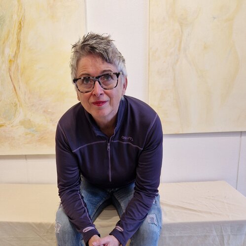 Follow Petra Kohns-Merges on Select