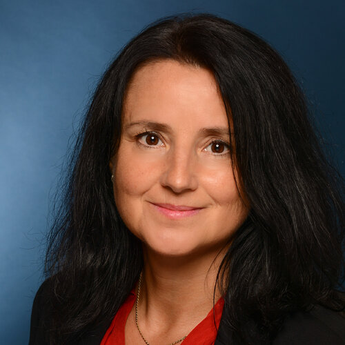 Follow Helga Legath on Select
