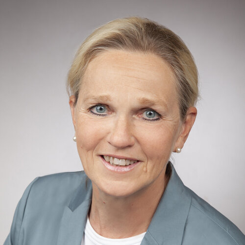 Follow Evelyn Fasch on Select