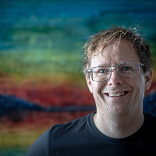 Follow Dr Jan Claussen on Select