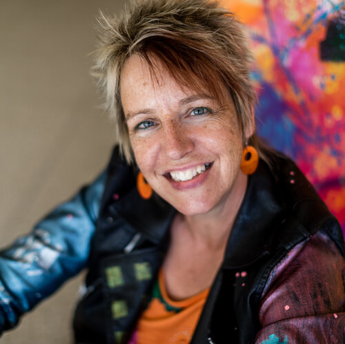 Follow Inge Gründel-Pfaff on Select