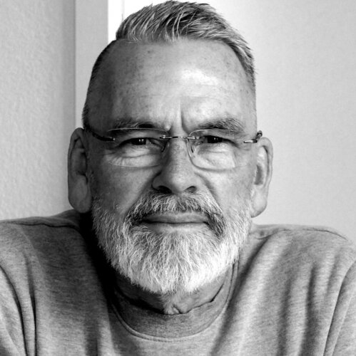 Follow Wolfgang Eberhardt on Select