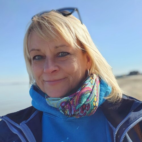 Follow Petra Erengil on Select