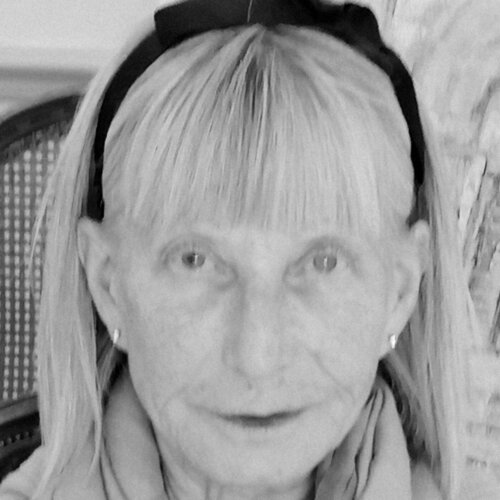 Follow Christiane Benoit on Select