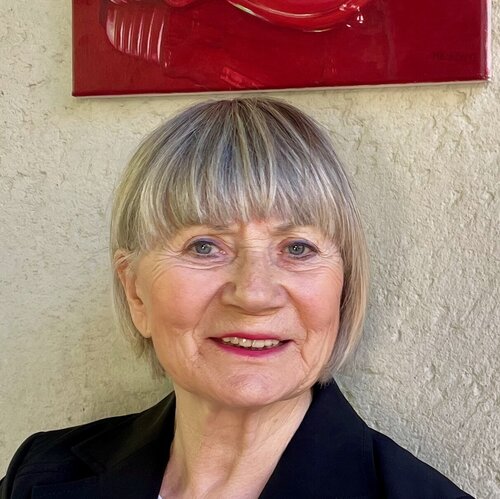 Follow Monika Köhler on Select