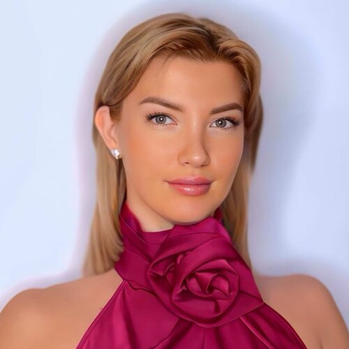 Follow Elena Dmitrenko on Select