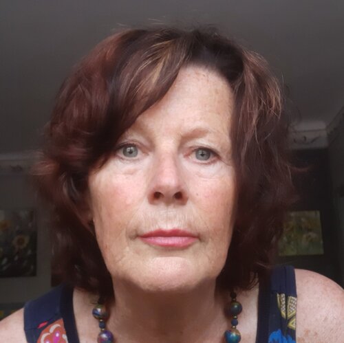 Follow Véronique Durand on Select