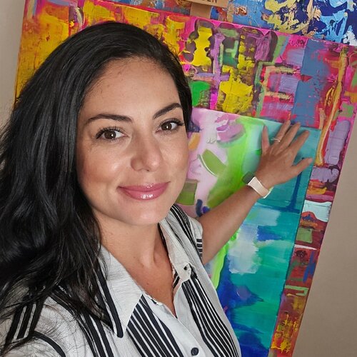 Follow Lisa Smith on Select