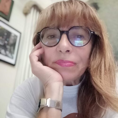 Follow Mara Isolani on Select