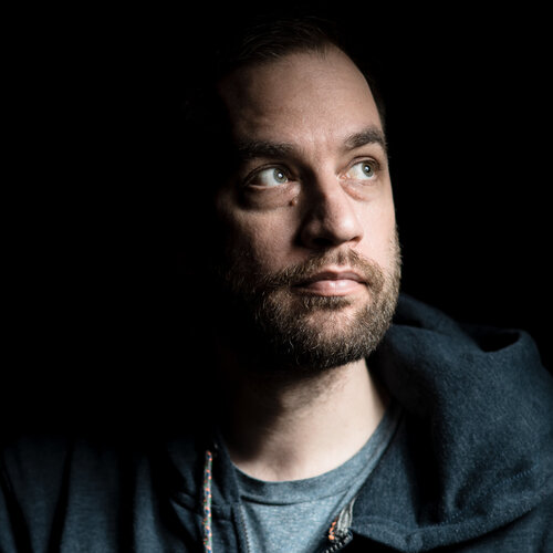 Follow Axel Jung on Select