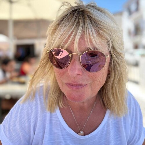 Follow Angela Weidner on Select