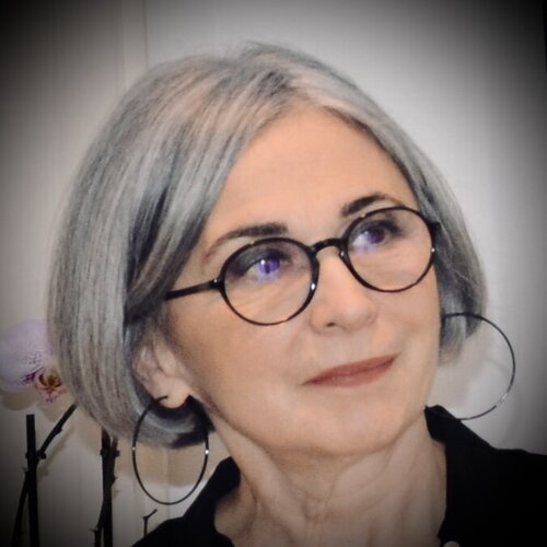 Follow Maria Teresa Cristini on Select