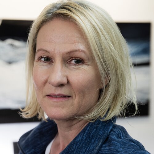Follow Klara Gunnlaugsdottir on Select