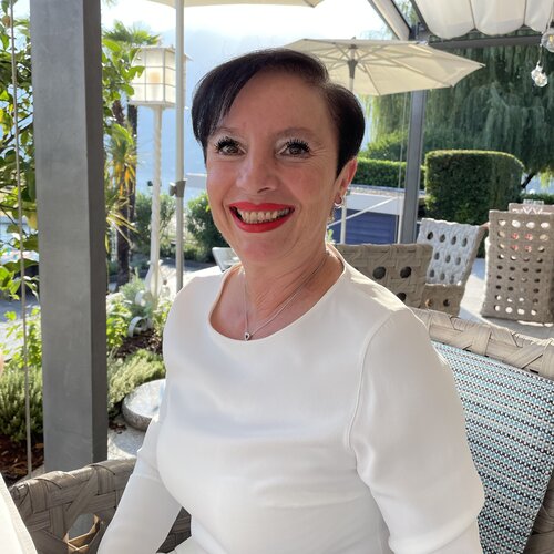 Follow Carmen Sciarini on Select