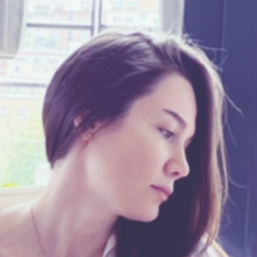 Follow Maryna Dobrova on Select
